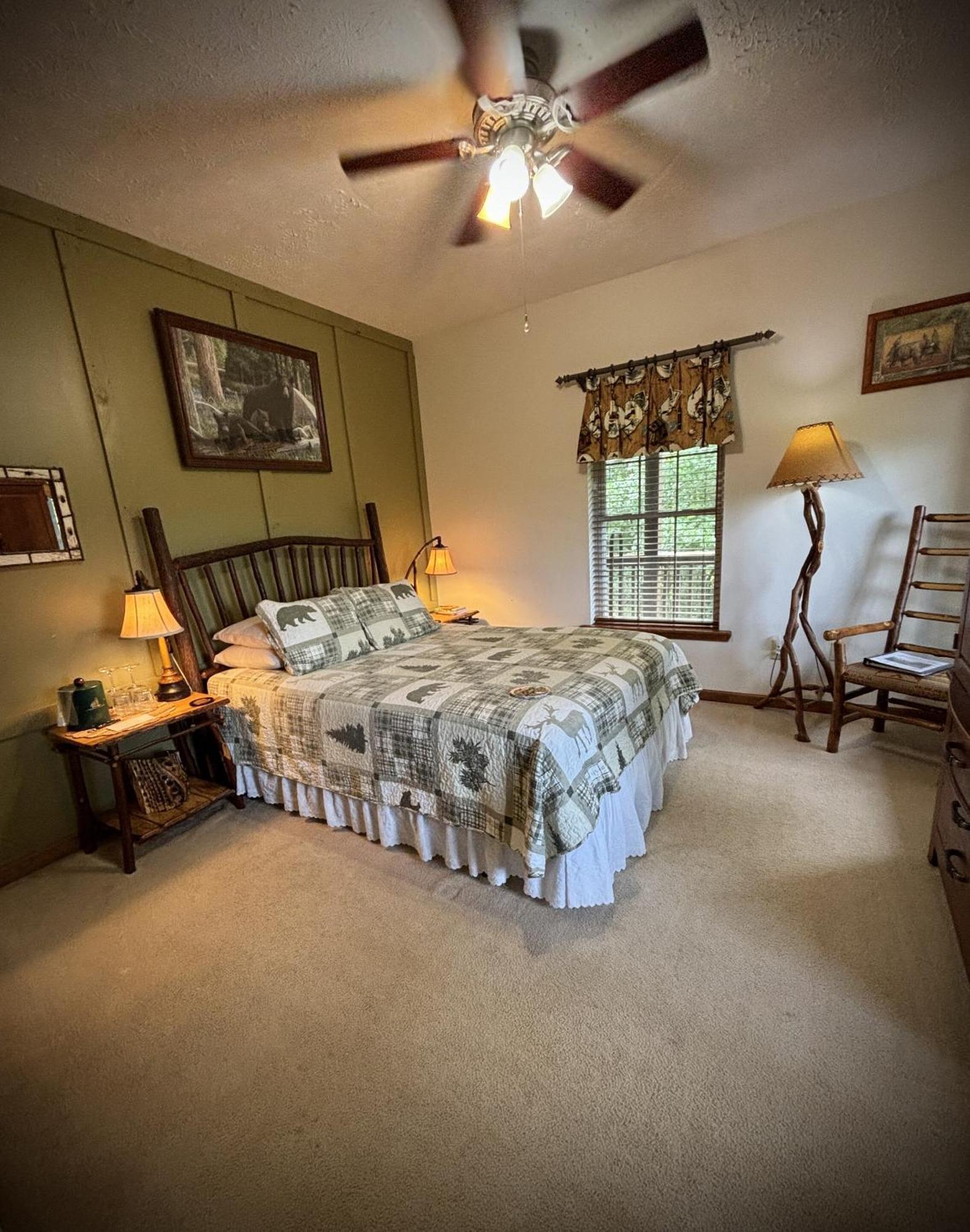 Long Mountain Lodge Bed & Breakfast Dahlonega Ngoại thất bức ảnh