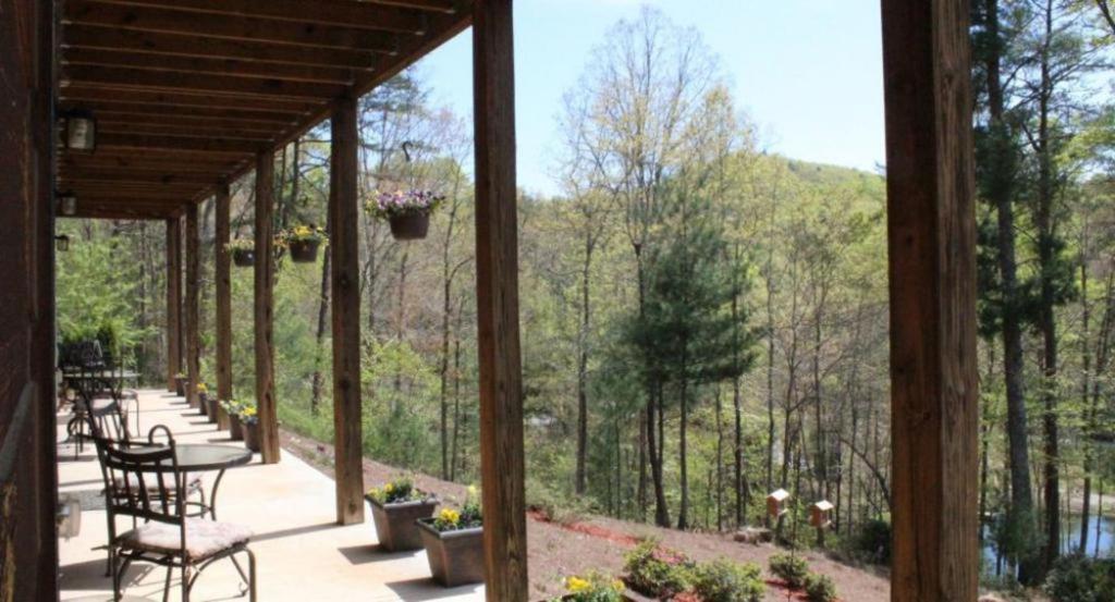 Long Mountain Lodge Bed & Breakfast Dahlonega Ngoại thất bức ảnh