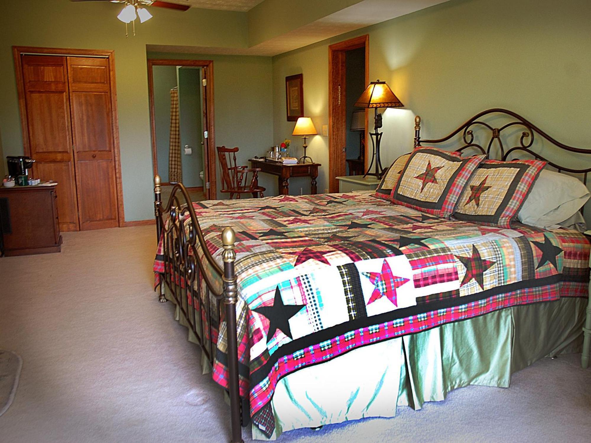 Long Mountain Lodge Bed & Breakfast Dahlonega Phòng bức ảnh